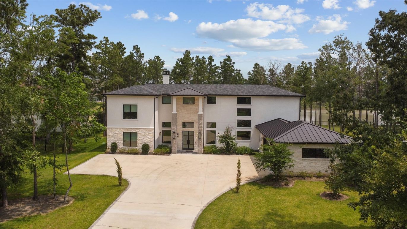 Backyard, Exterior, Facade, French Provincial