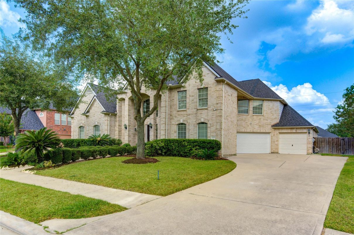 Attached, Backyard, Exterior, Facade, French Provincial