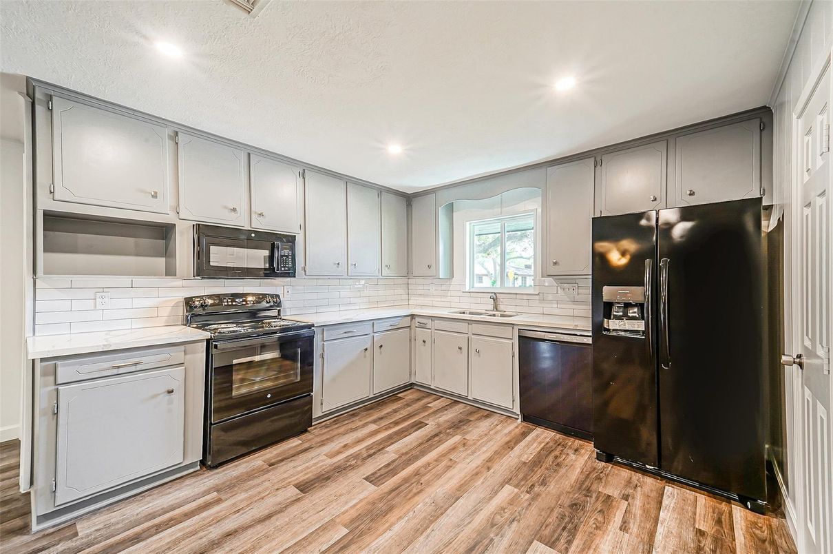 Interior, Kitchen, Recessed Lighting, Wood Texture Flooring