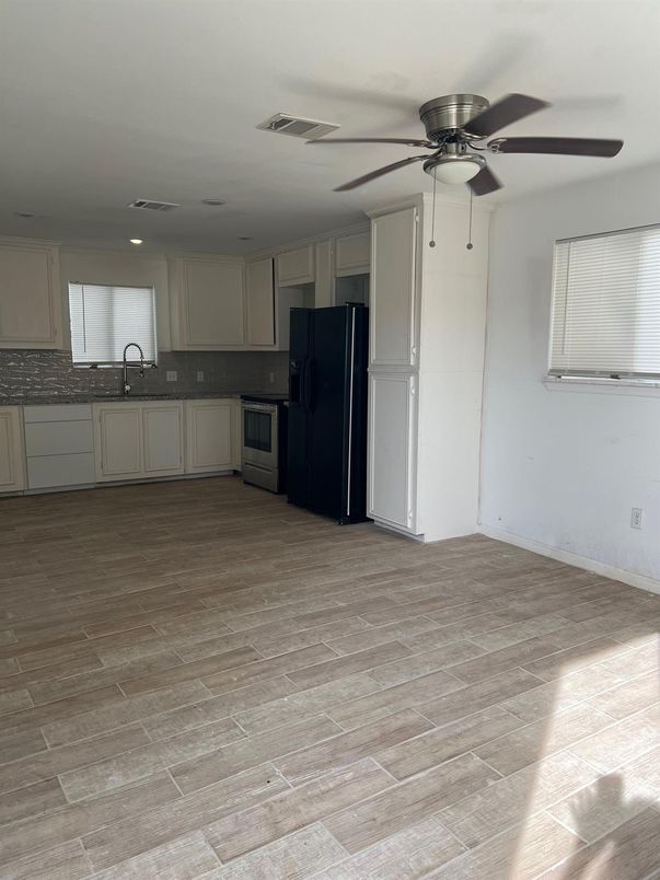 Empty room, Interior, Kitchen, Wood Texture Flooring