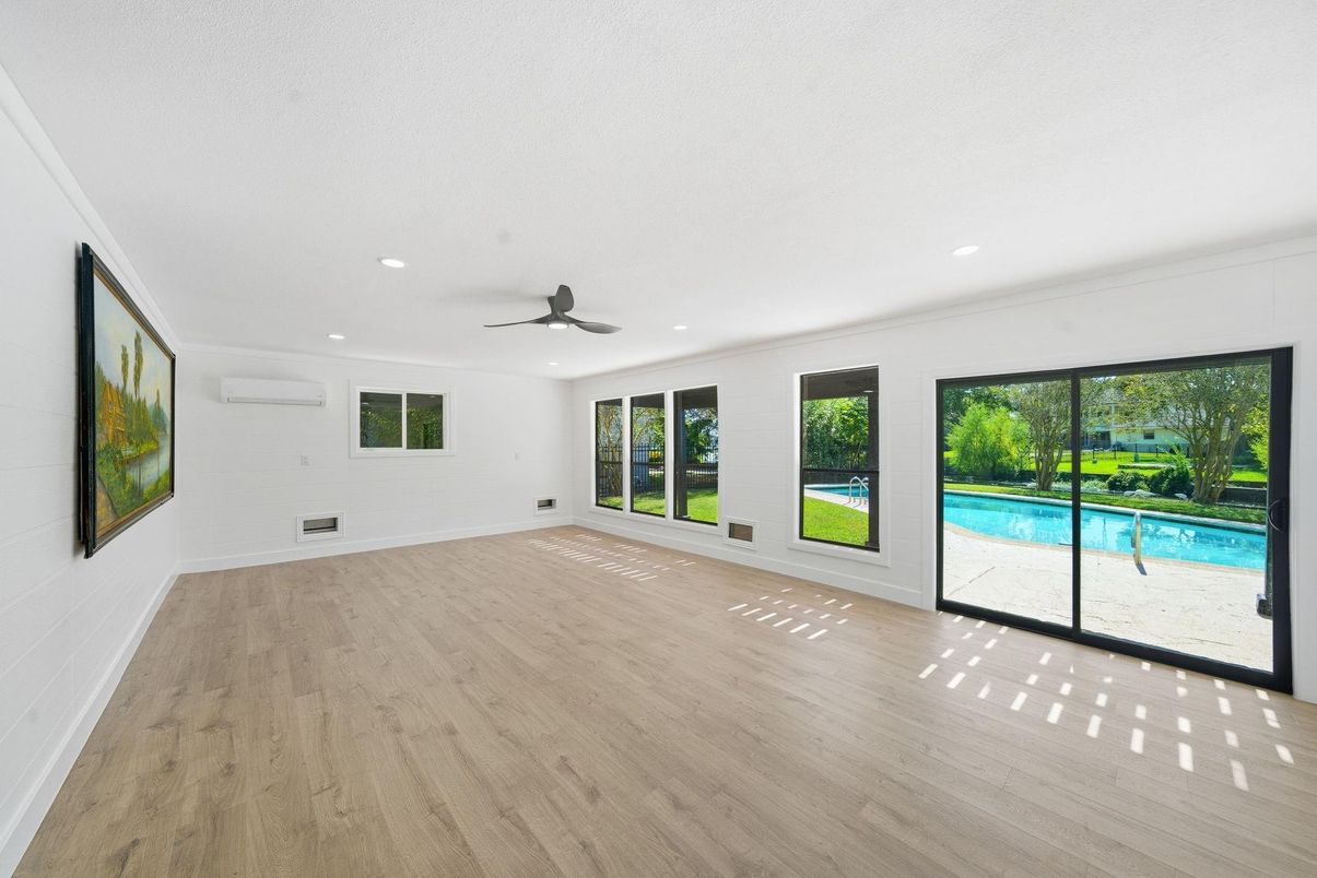 Empty room, Interior, Recessed Lighting, Wood Texture Flooring
