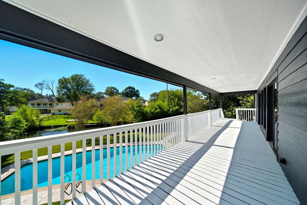 Exterior, Pool, Other