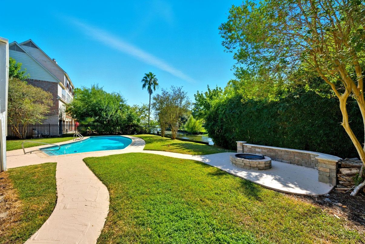 Backyard, Exterior, Pool