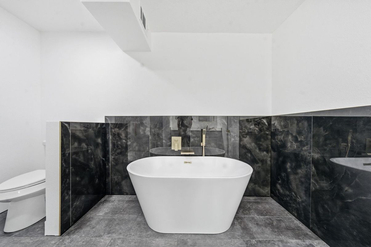 Bathroom, Free Standing Baths, Interior