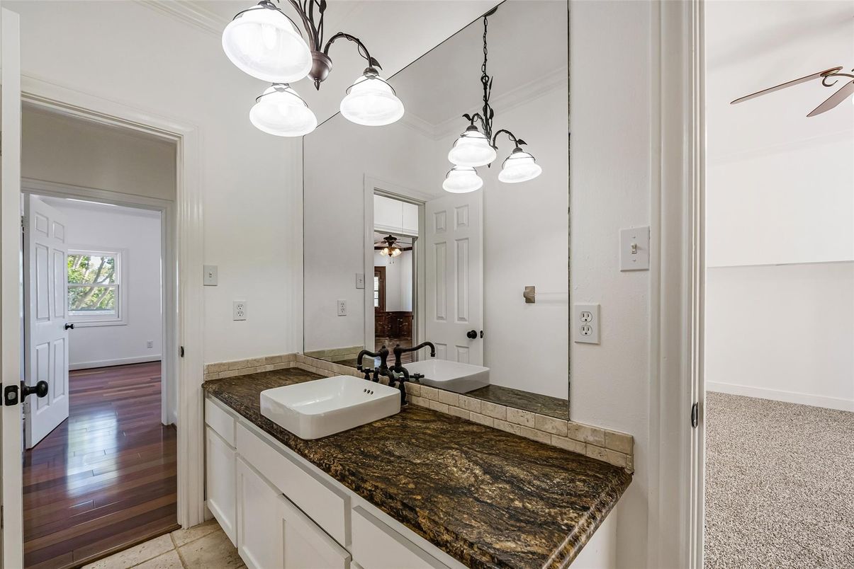 Bathroom, Dual Sink Vanities, Interior, Pendant Lights, Wood Texture Flooring