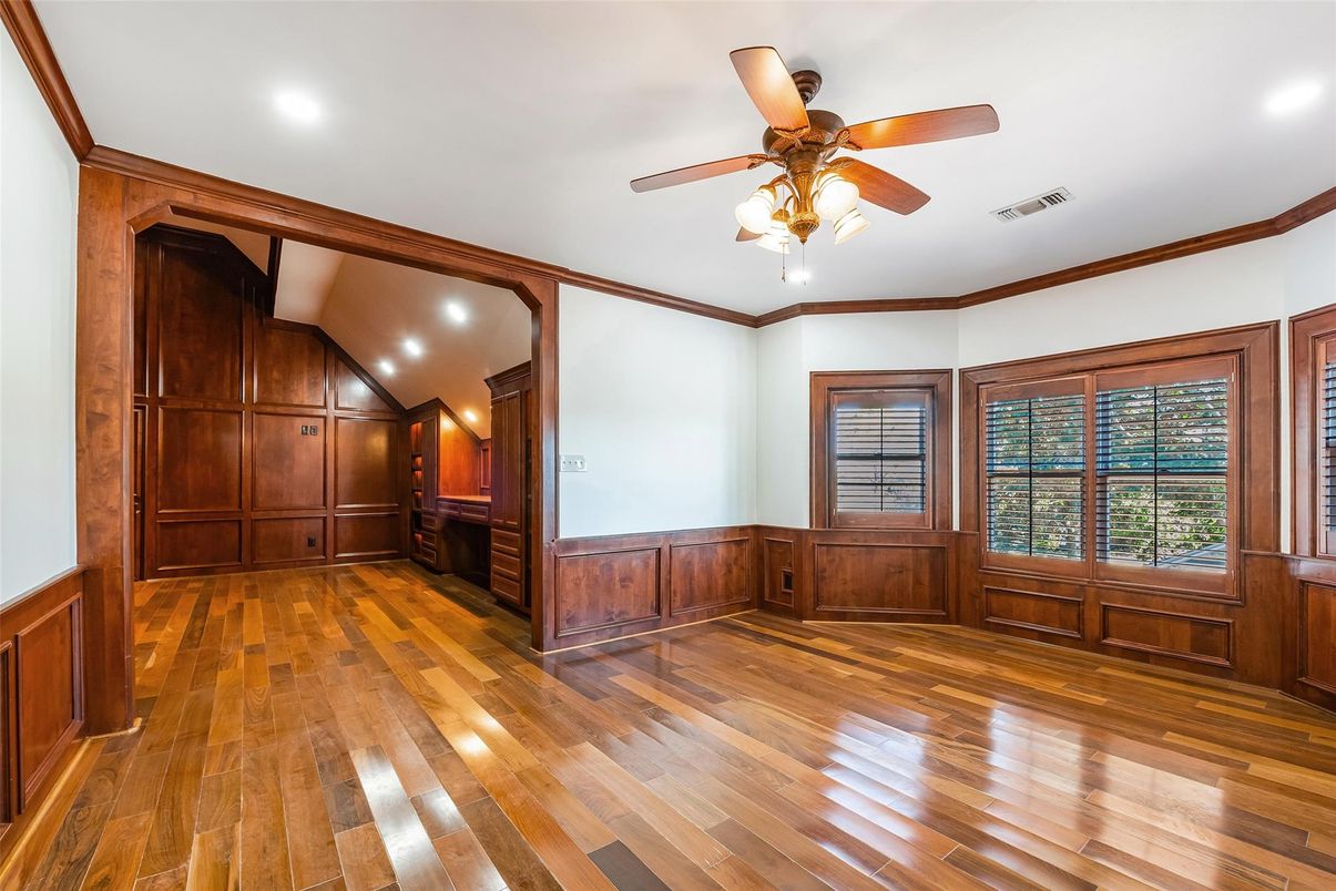 Empty room, Interior, Recessed Lighting, Wood Texture Flooring, Wooden Walls