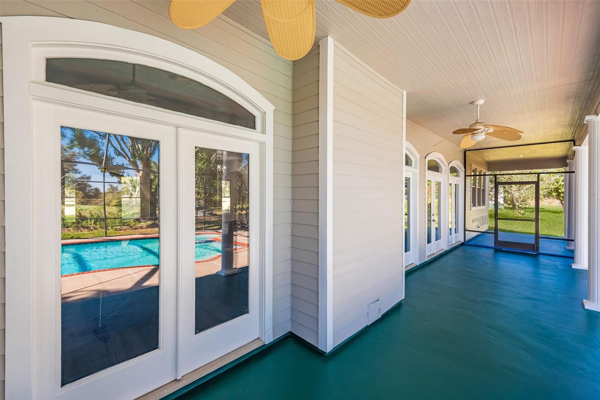 Interior, Pool, Sun Room