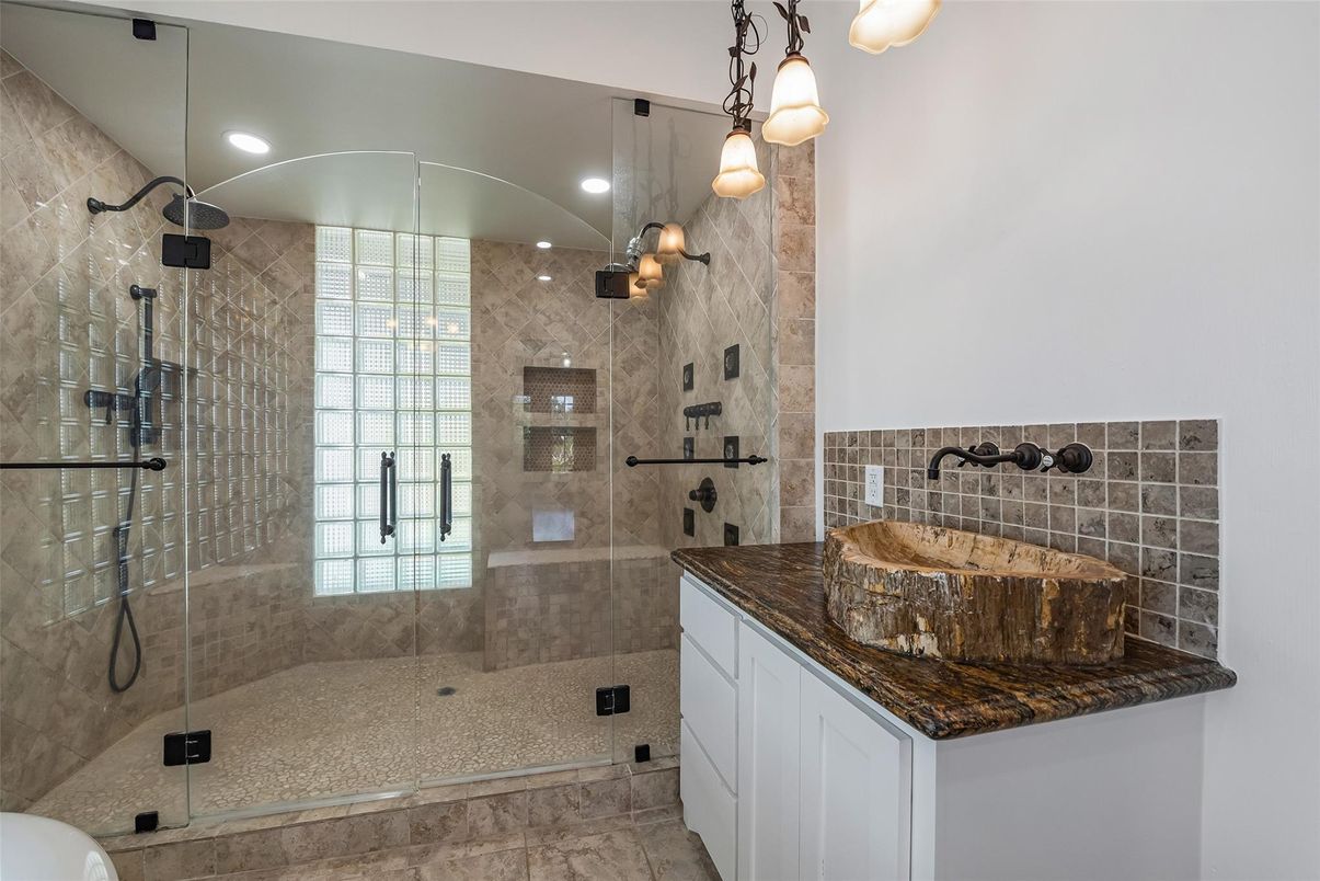 Bathroom, Glass Shower, Interior, Pendant Lights, Recessed Lighting