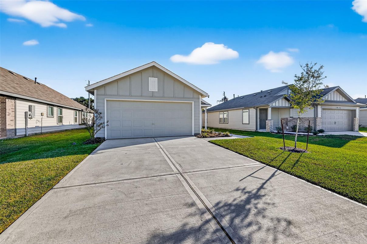 Detached Garage, Exterior