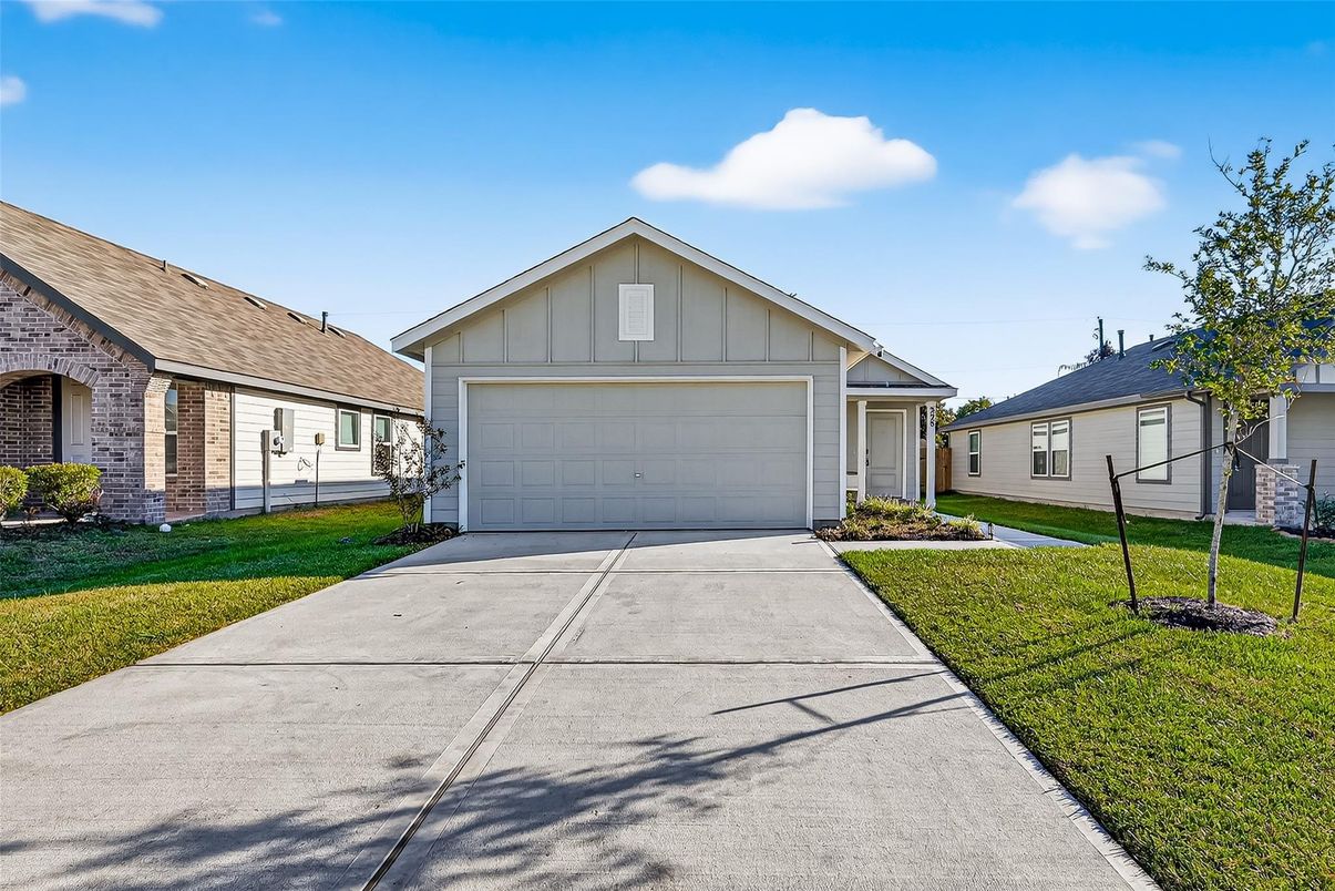 Detached Garage, Exterior