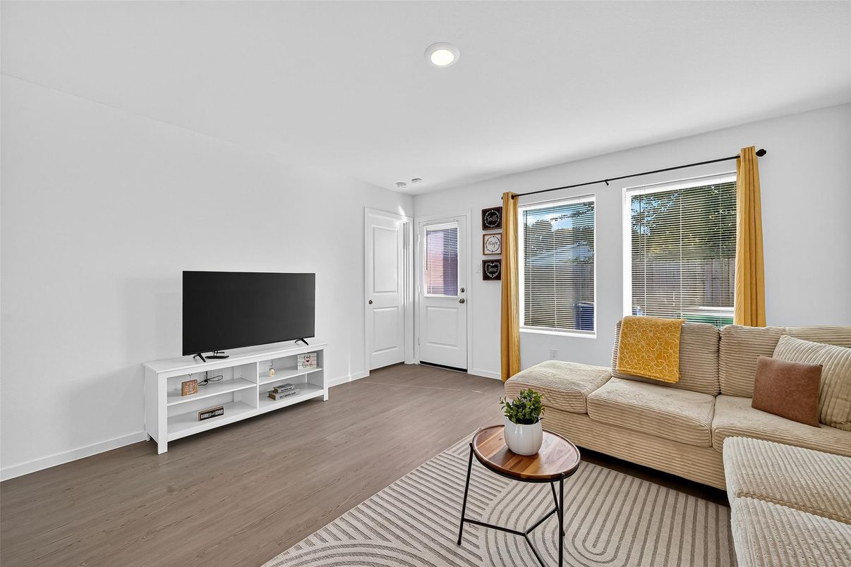 Interior, Living room, Recessed Lighting, Wood Texture Flooring