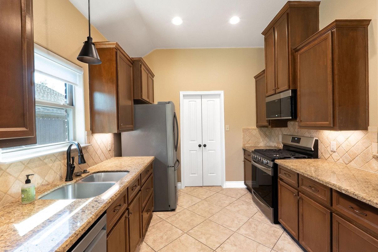 Interior, Kitchen, Pendant Lights, Recessed Lighting