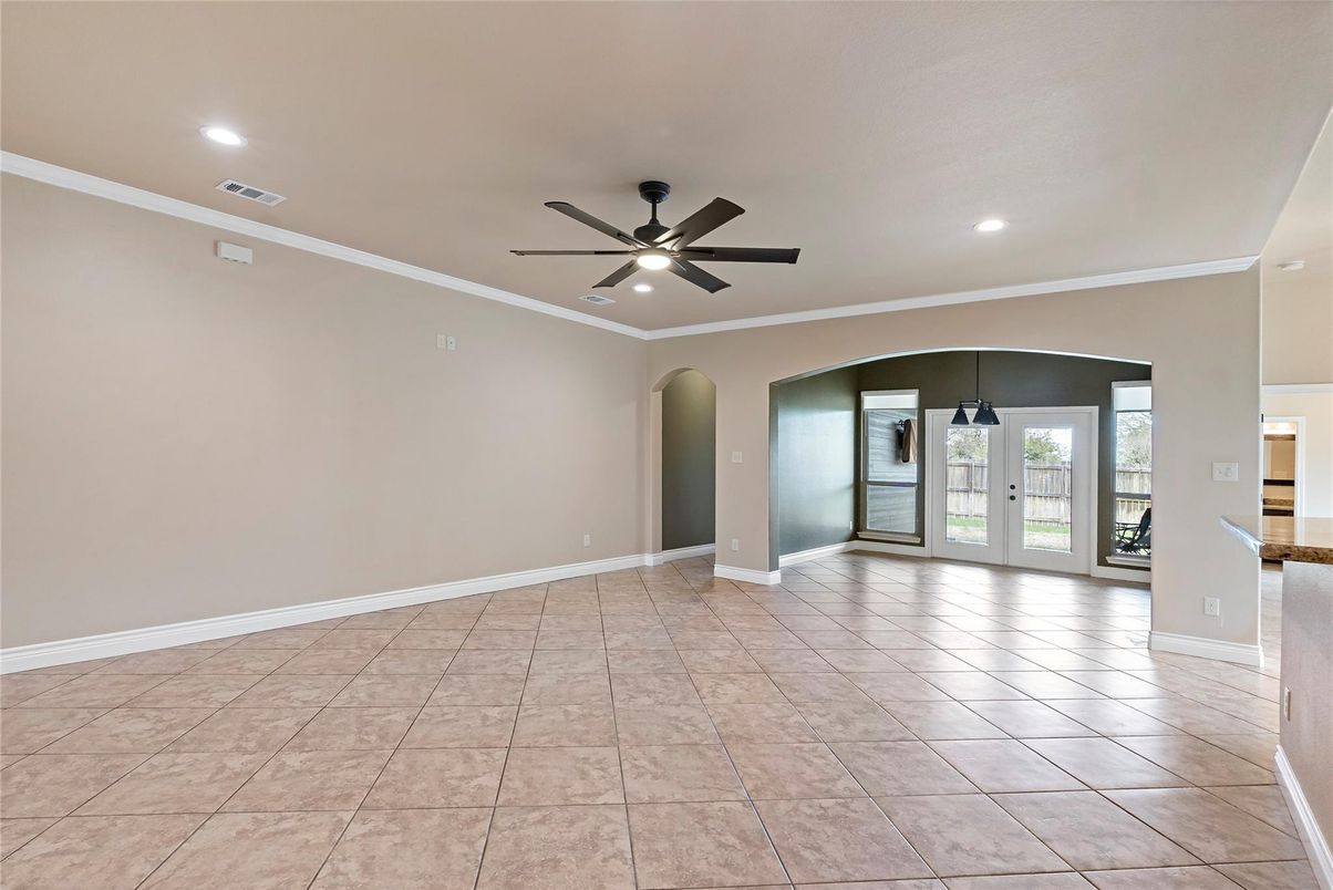 Empty room, Interior, Recessed Lighting