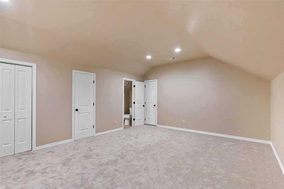 Empty room, Interior, Recessed Lighting