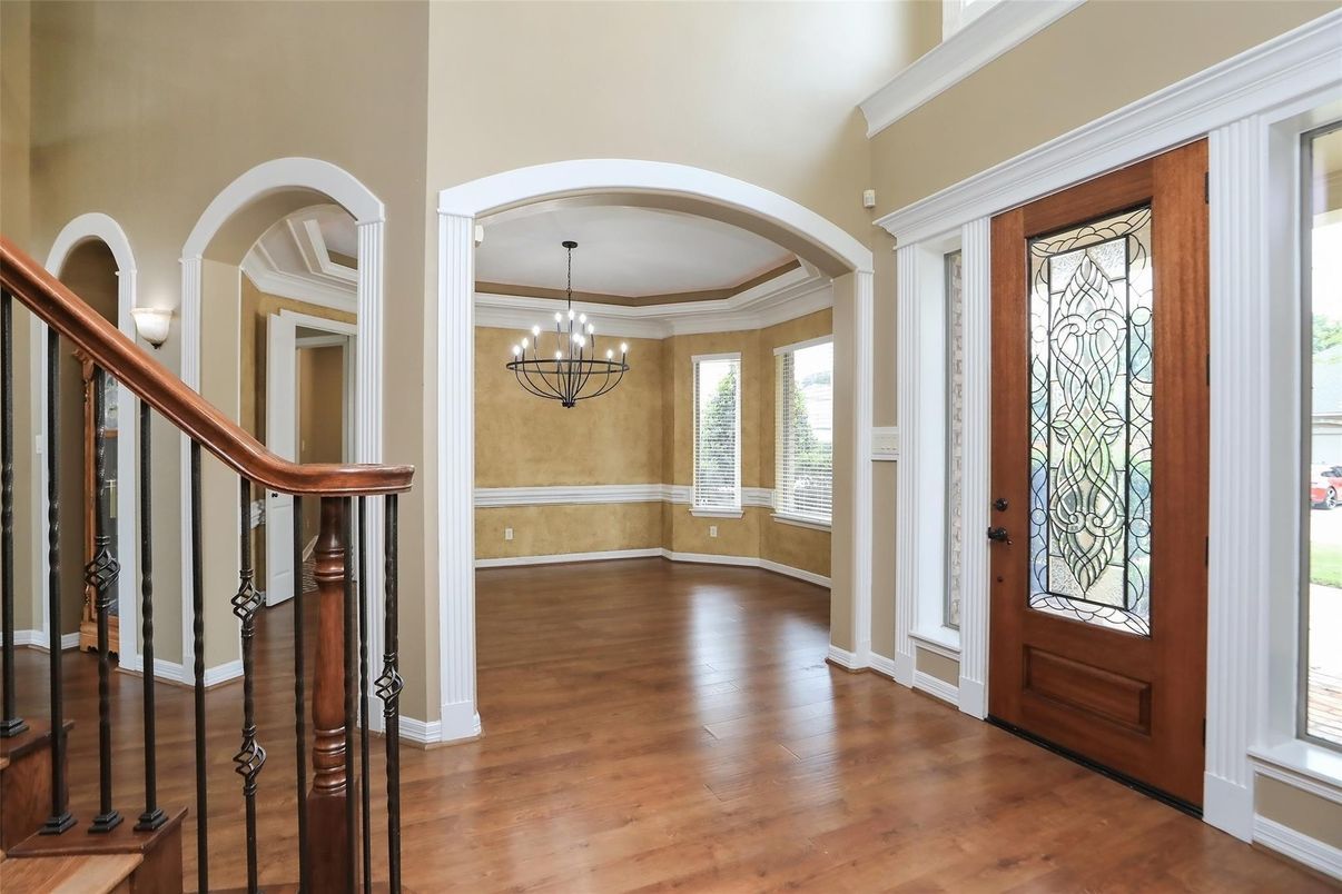 Chandelier, Interior, Wood Texture Flooring