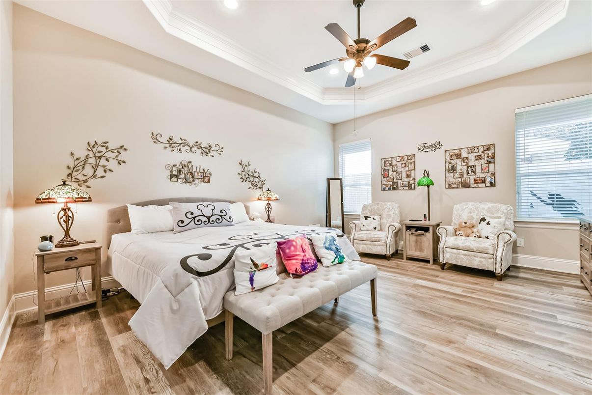 Bedroom, Interior, Recessed Lighting, Wood Texture Flooring