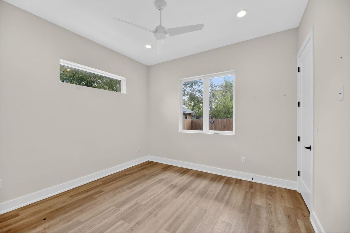 Empty room, Interior, Recessed Lighting, Wood Texture Flooring
