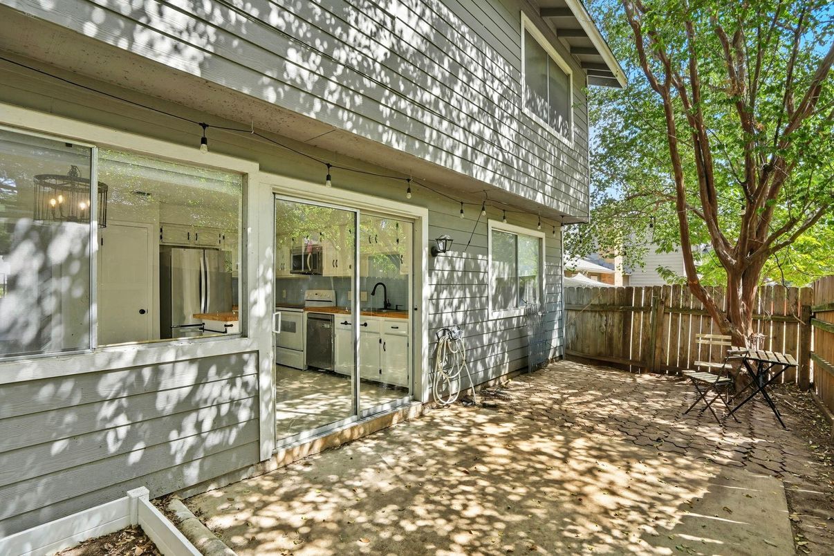 Exterior, Outdoor Kitchen