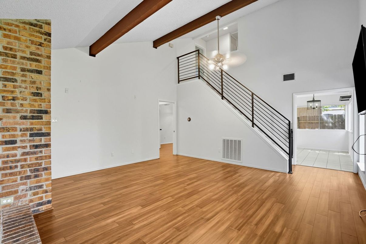 Empty room, Interior, Wooden Beams, Wood Texture Flooring
