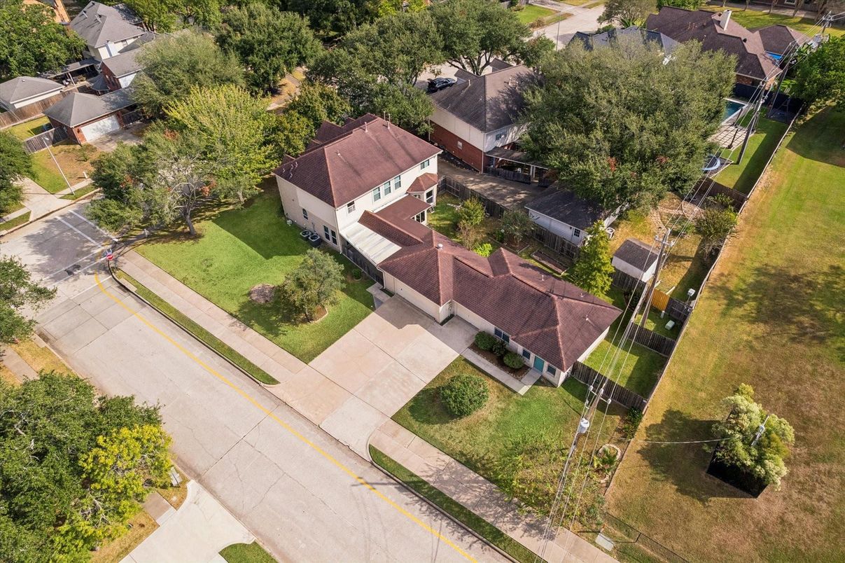 Exterior, Drone