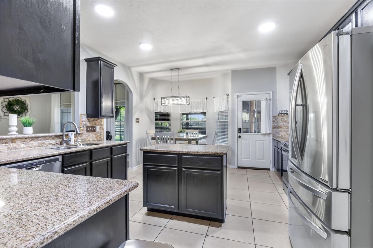 Dining room, Interior, Kitchen, Pendant Lights, Recessed Lighting, Stainless Steel Appliances