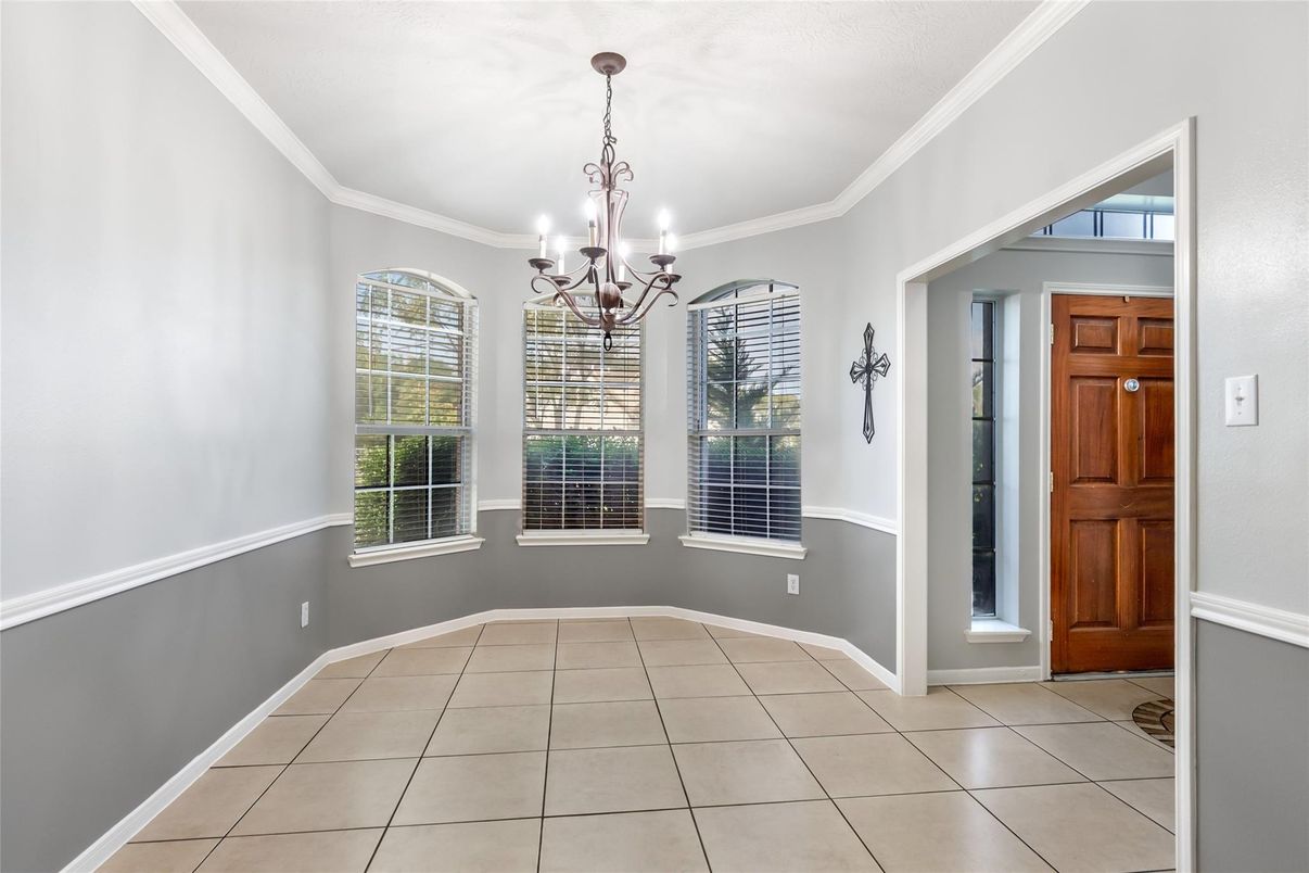 Chandelier, Interior