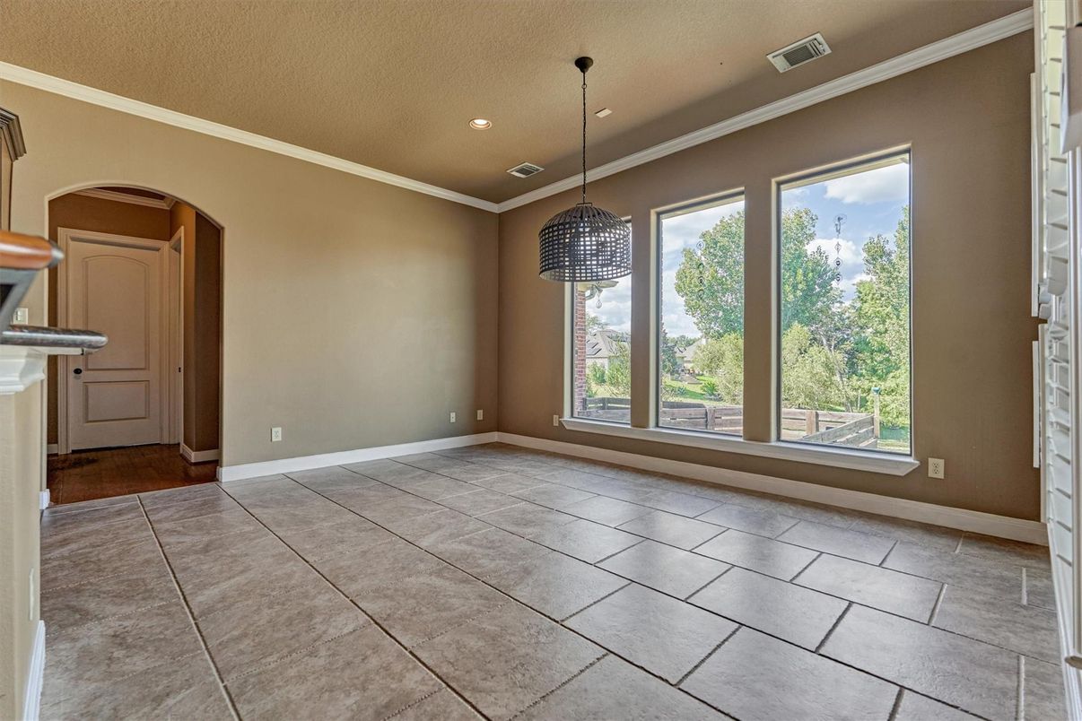 Empty room, Interior, Pendant Lights, Recessed Lighting