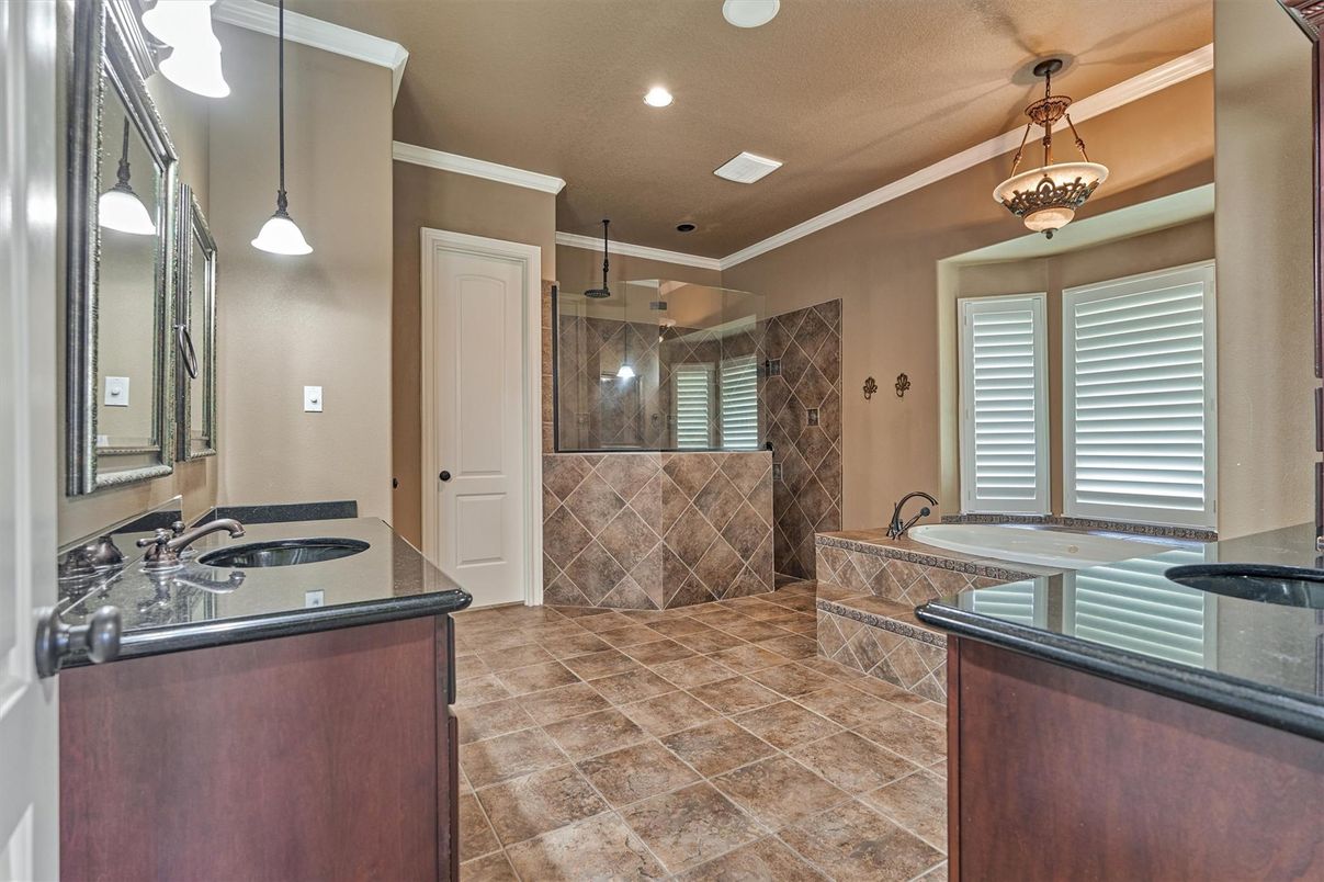 Bathroom, Glass Shower, Interior, Pendant Lights, Recessed Lighting