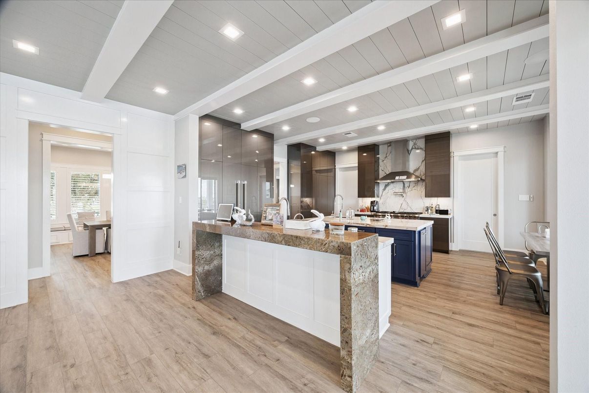 Dining room, Interior, Kitchen, Recessed Lighting, Wood Texture Flooring