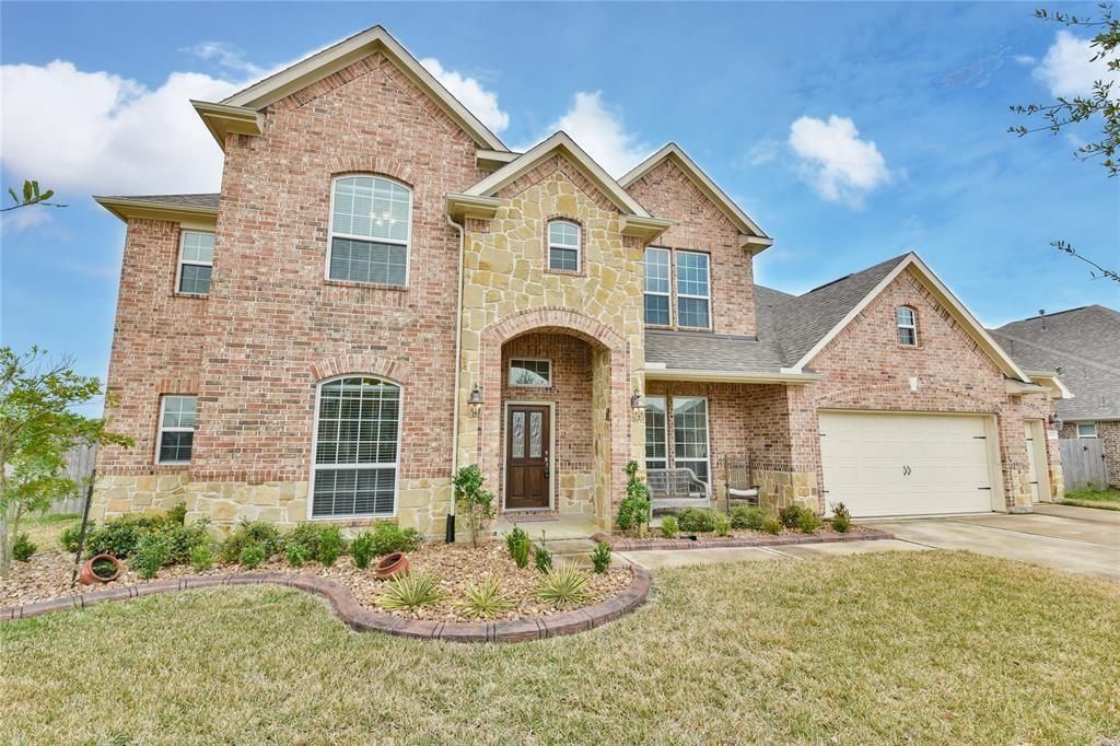 Attached, Exterior, Facade, Brick Facade, Brick Traditional