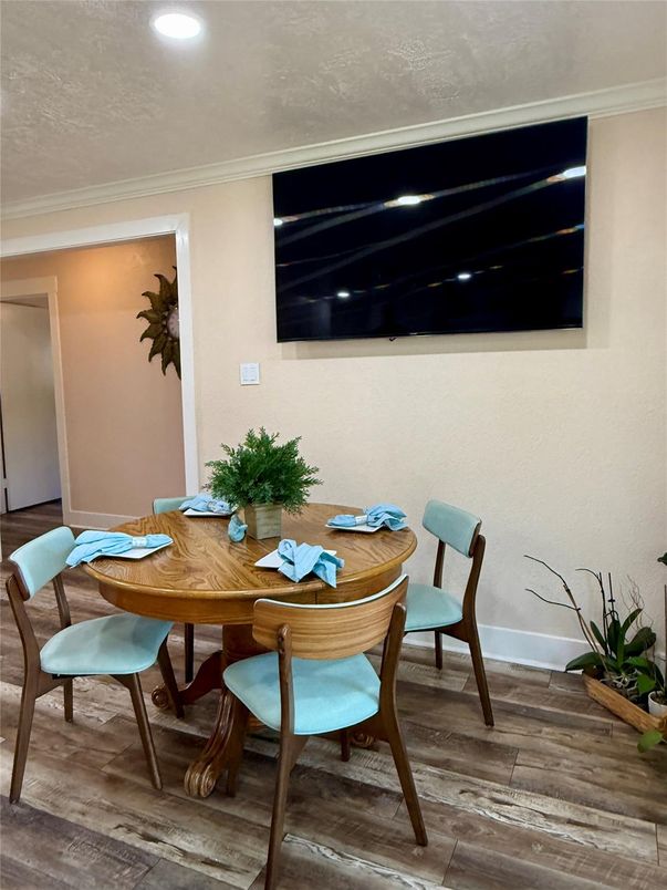 Dining room, Interior, Recessed Lighting, Wood Texture Flooring