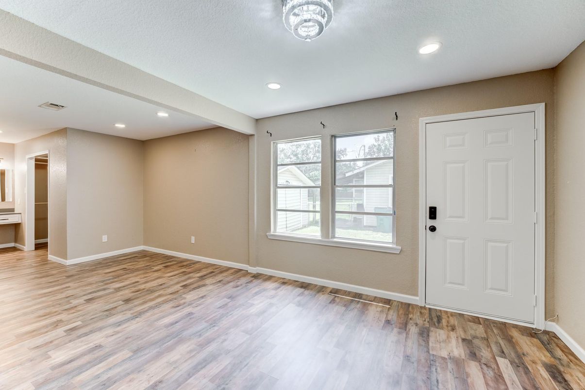 Empty room, Interior, Recessed Lighting, Wood Texture Flooring