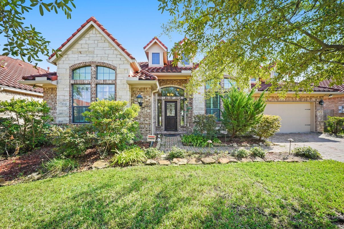 Attached, Exterior, Facade, Brick Facade, Brick Traditional