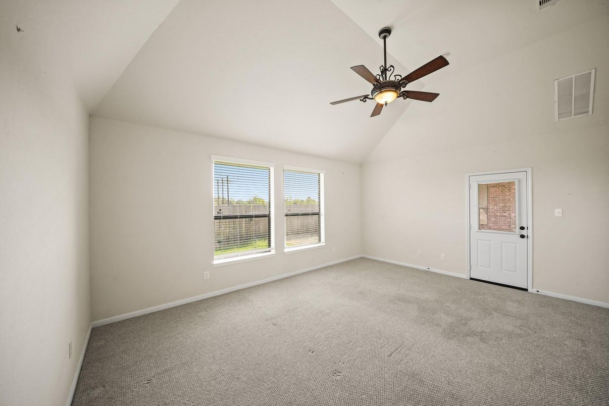 Empty room, Interior
