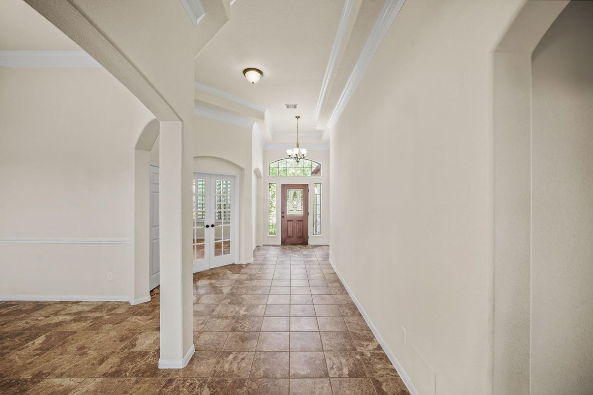 Chandelier, Interior