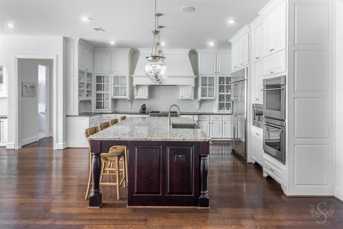 Interior, Kitchen, Pendant Lights, Recessed Lighting, Wood Texture Flooring