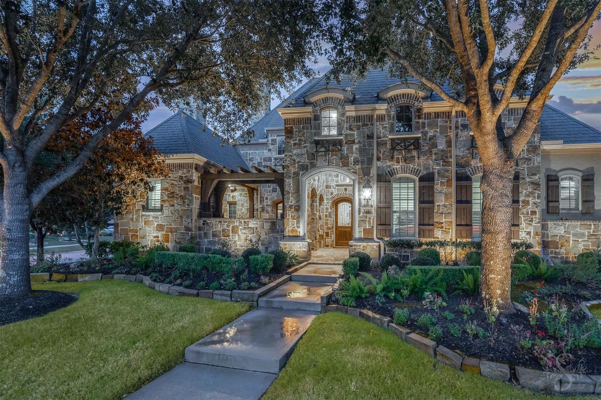 Exterior, Facade, French Provincial