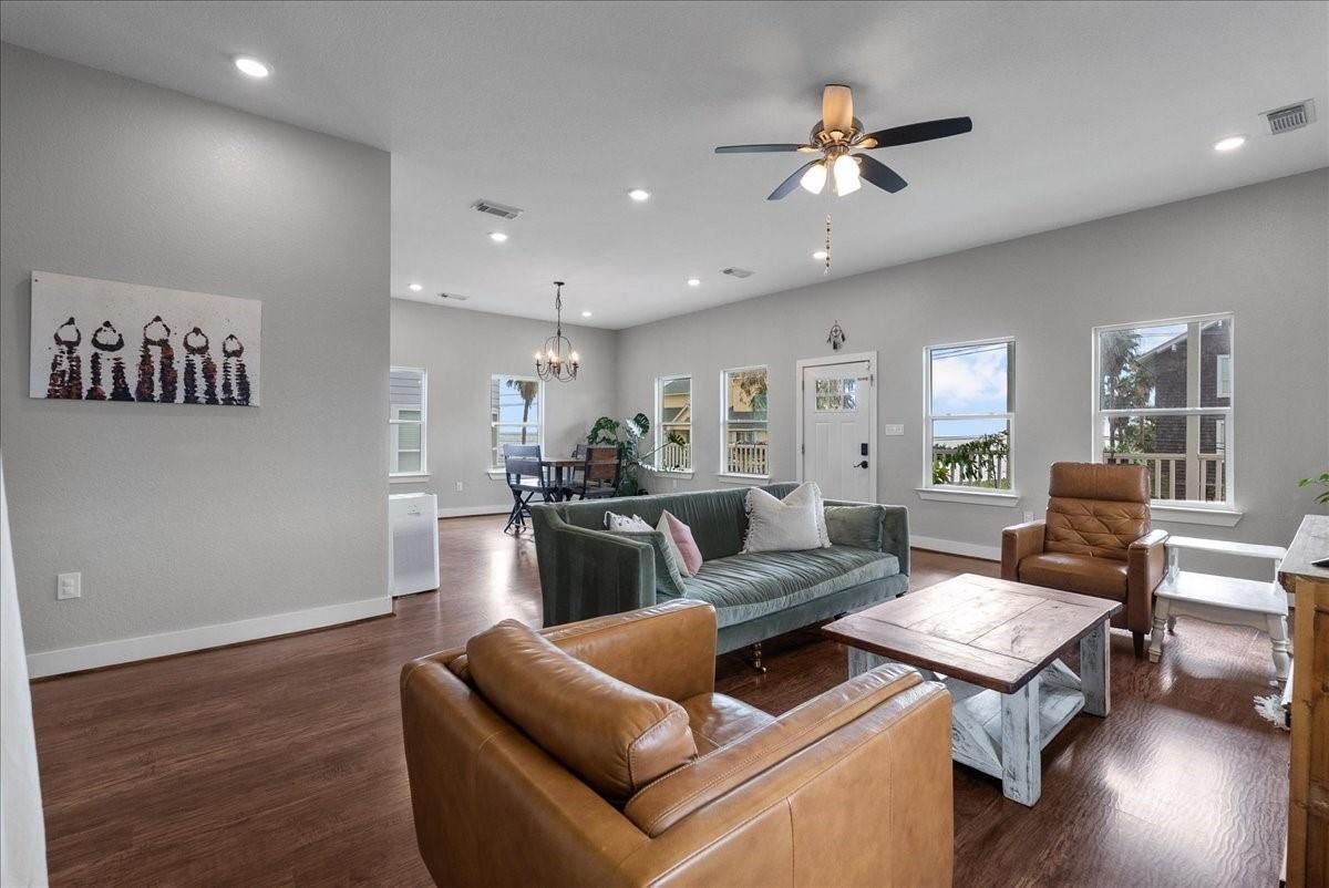 Chandelier, Dining room, Interior, Living room, Recessed Lighting, Wood Texture Flooring
