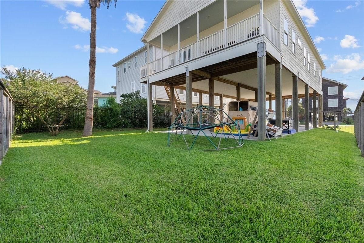 Backyard, Exterior, Playground