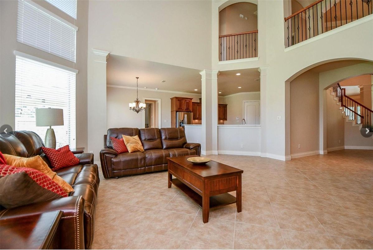 Chandelier, Interior, Living room, Recessed Lighting