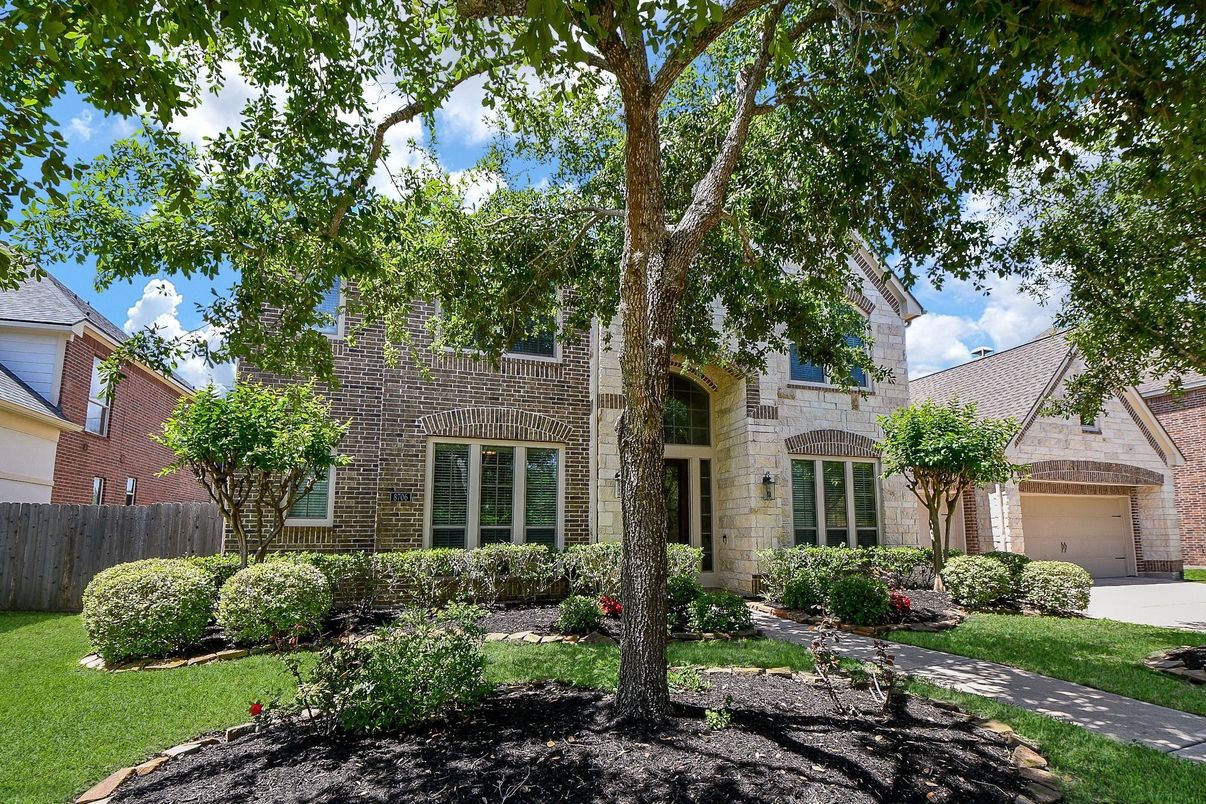Attached, Exterior, Facade, Brick Facade, Tudor Revival