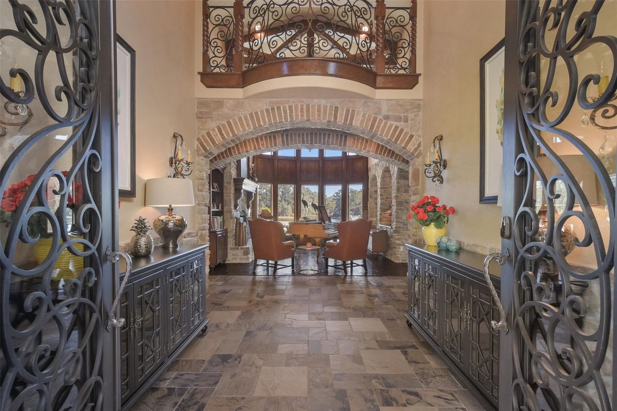Chandelier, Dining room, Interior