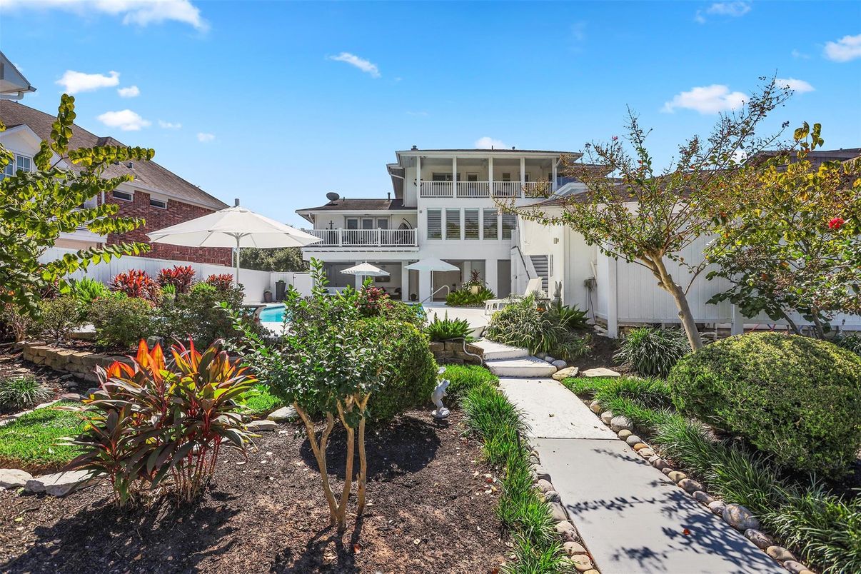 Backyard, Exterior, Pool