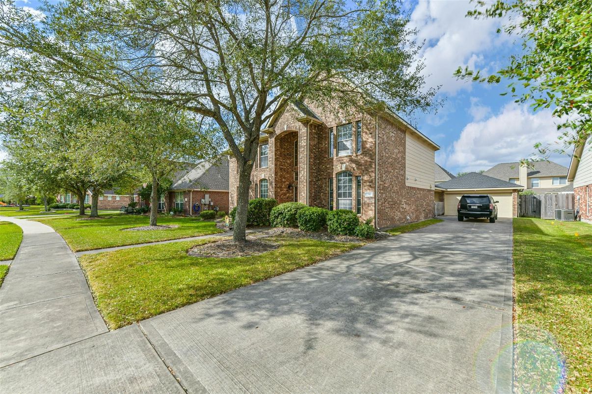 Exterior, Facade, Brick Facade, Tudor Revival