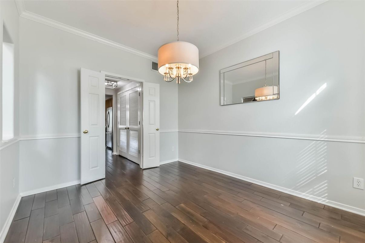 Chandelier, Empty room, Interior, Wood Texture Flooring