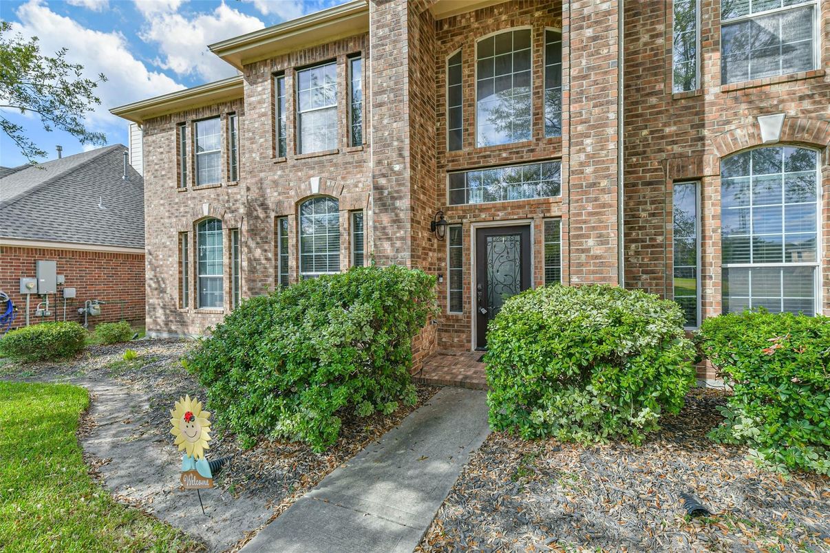 Exterior, Facade, Brick Facade, Rowhouse