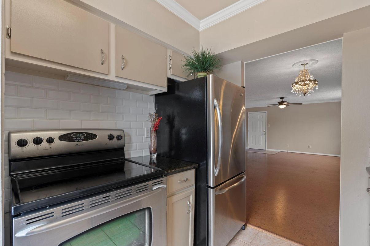 Chandelier, Interior, Kitchen, Stainless Steel Appliances, Wood Texture Flooring