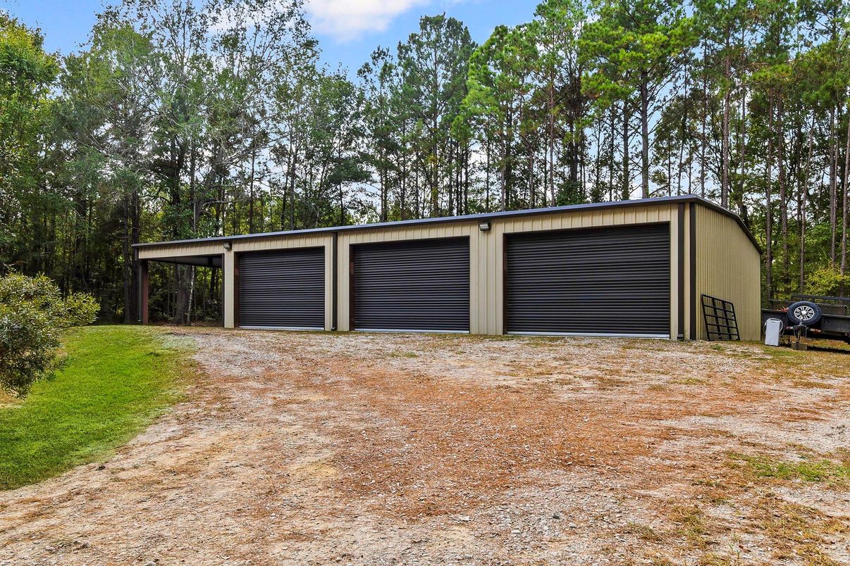 Detached Garage, Exterior