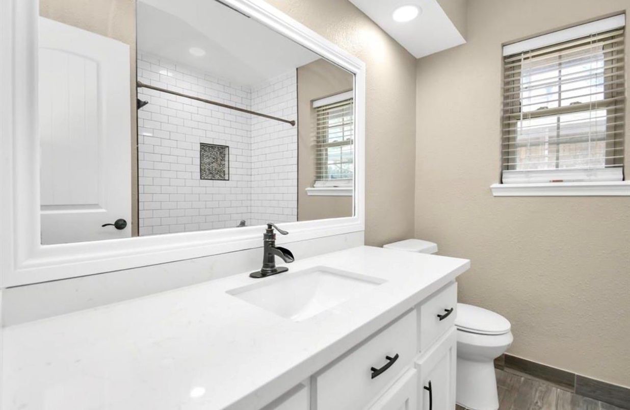 Bathroom, Interior, Recessed Lighting, Wood Texture Flooring