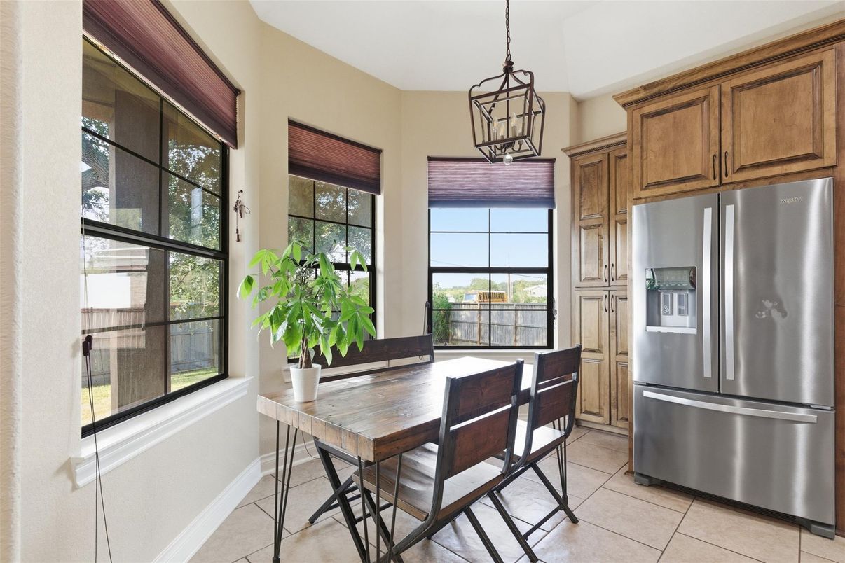 Dining room, Interior, Kitchen, Pendant Lights, Stainless Steel Appliances